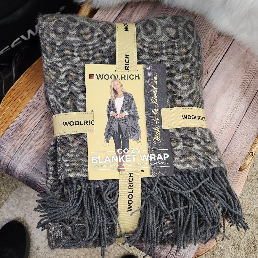 Woolrich New cozy  blanket wrap Leopard print‎